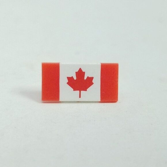 Vintage Little Canada Flag Pin, Canadian Red and White Mapel Leaf Brooch Estate - Picture 5 of 5